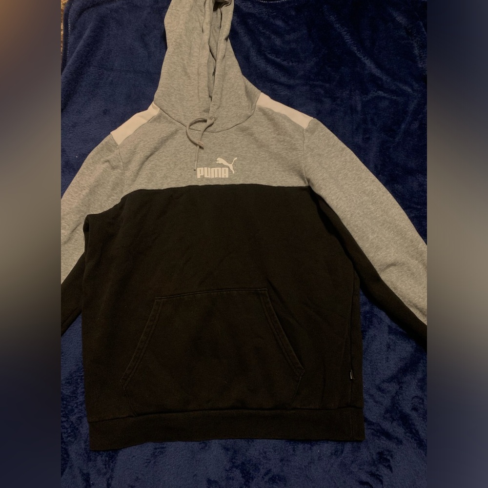 Men’s puma hoodie… Size/ L